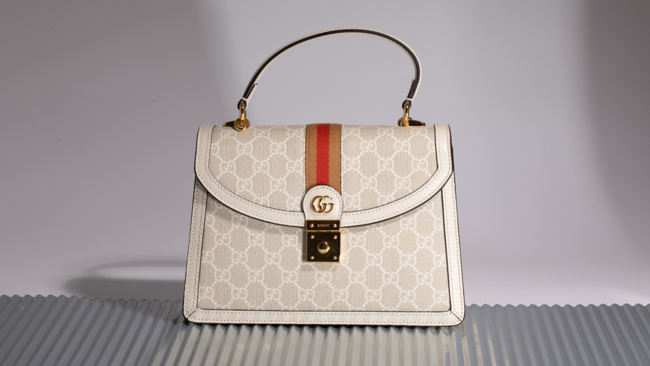 GENUINE RED GUCCI Handbag with Classic GG Monogram Pattern £200.00 -  PicClick UK