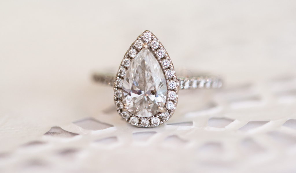 Sell An Engagement Ring In The UK
