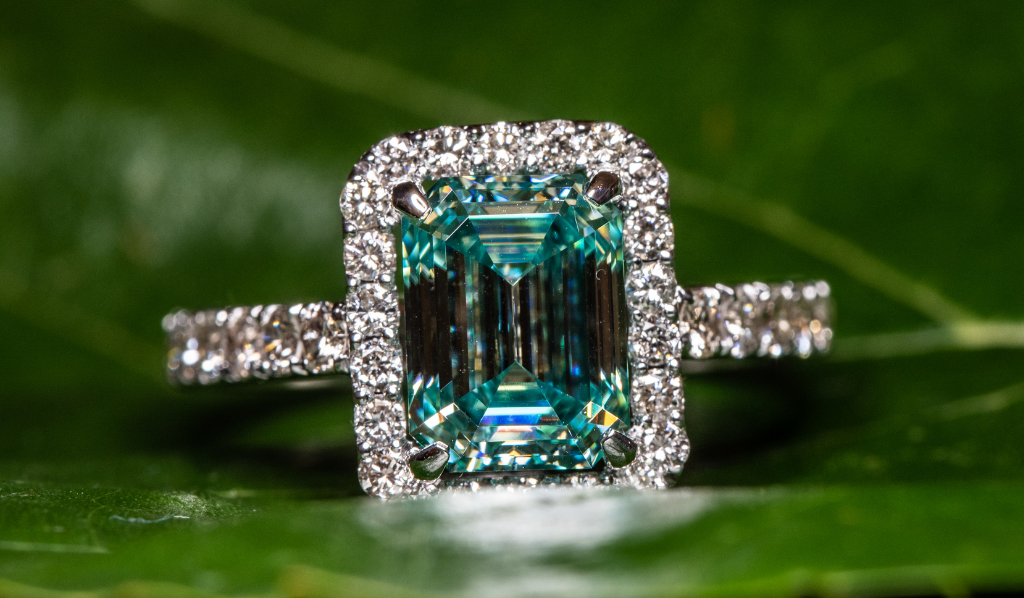 Why Colored Stone Engagement Rings Are Crazy Popular? 6 Gemstone Trends  Millennials Are Loving | Colored stone engagement rings, Pretty rings, Colored  engagement rings