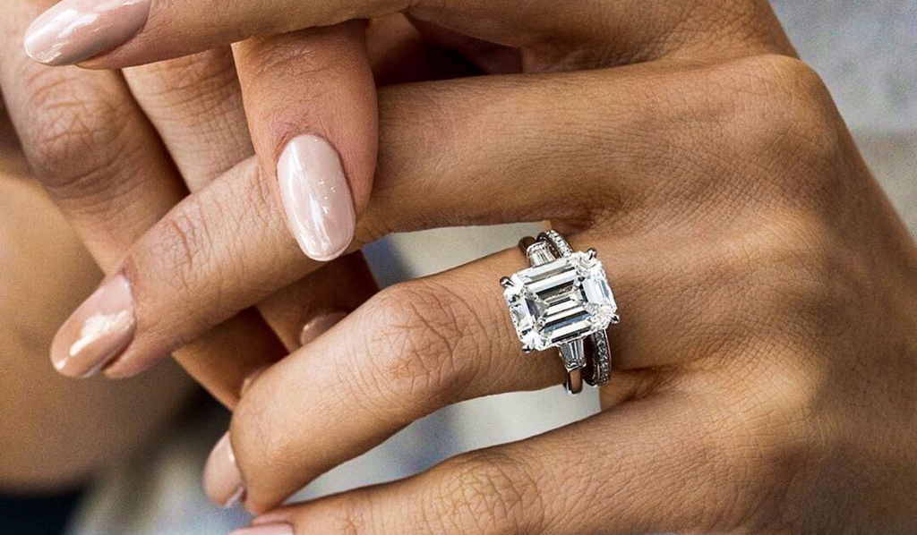 Sterling Silver Minimalist Heart Design Amethyst Ring for Women – BIBELOT