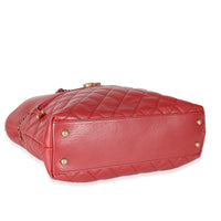 Chanel Metallic Red Quilted Calfskin CC Drawstring Tote Handbag av
