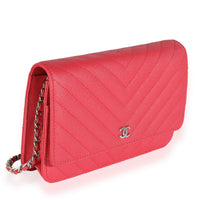 18C Red Chevron Caviar Wallet On Chain