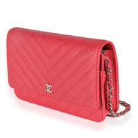 18C Red Chevron Caviar Wallet On Chain