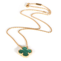 Alhambra Malachite Pendant in 18k Yellow Gold