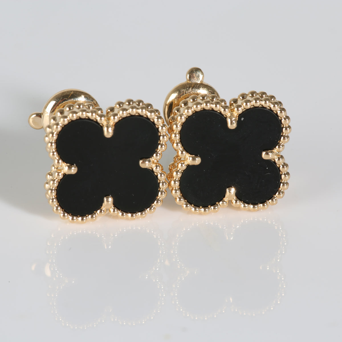 Alhambra Onyx Earrings in 18k Yellow Gold