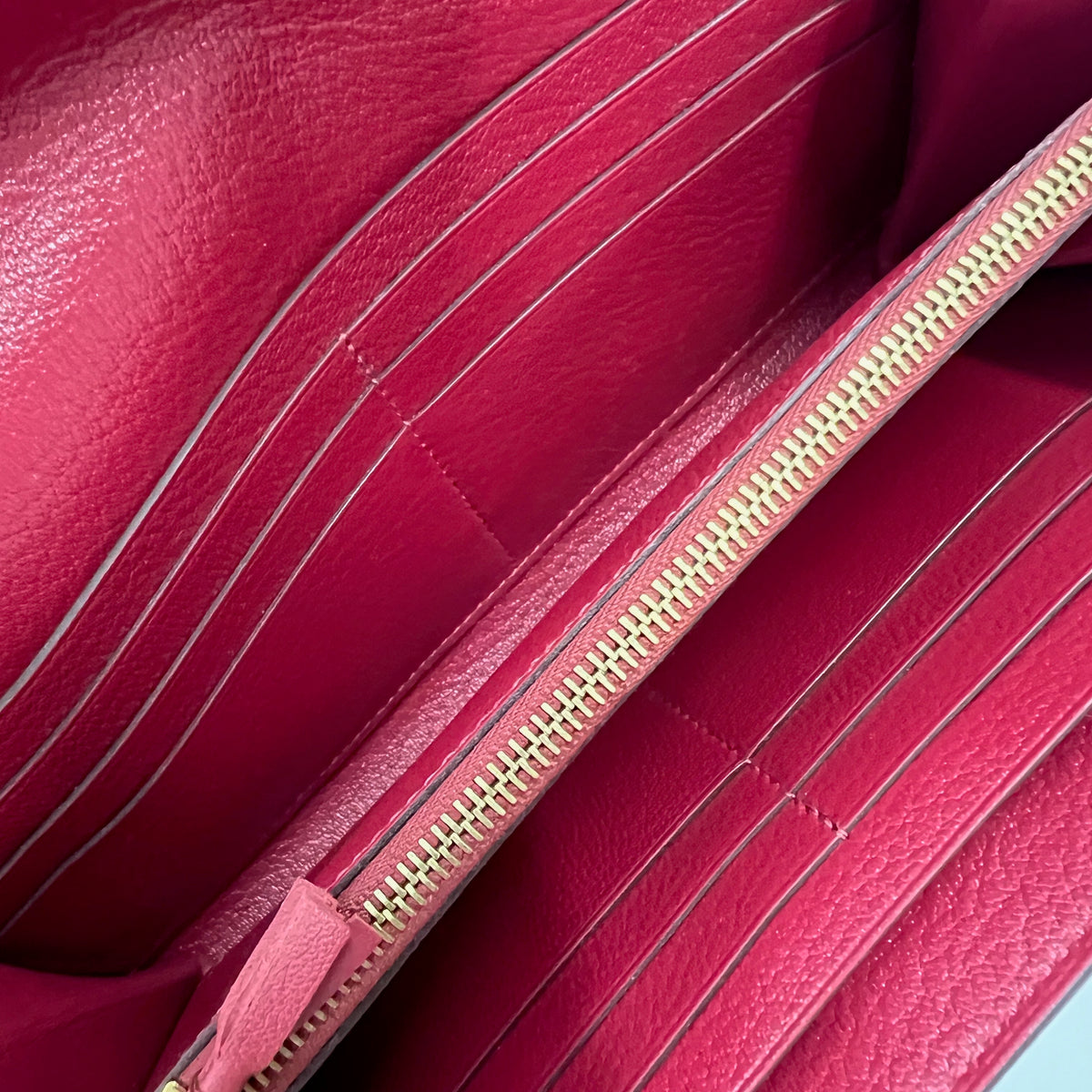 Rouge Grenat Swift Ghillies Kelly Longue Wallet GHW