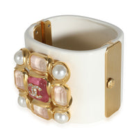 2022White Resin Wide Bangle With Faux Pearl & Gripox