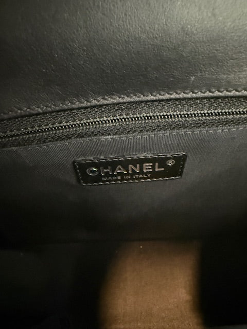 Chanel Black Patent Chevron Old Medium Boy Bag Handbag ad3