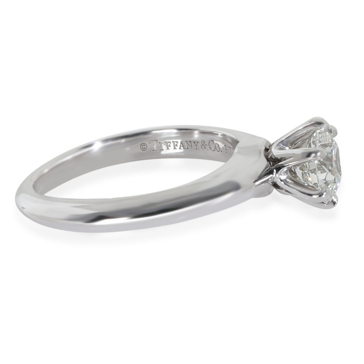 0.69 ct Round Brilliant Diamond Engagement Ring