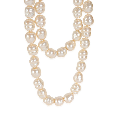 Vintage 1981 Faux Pearl Necklace