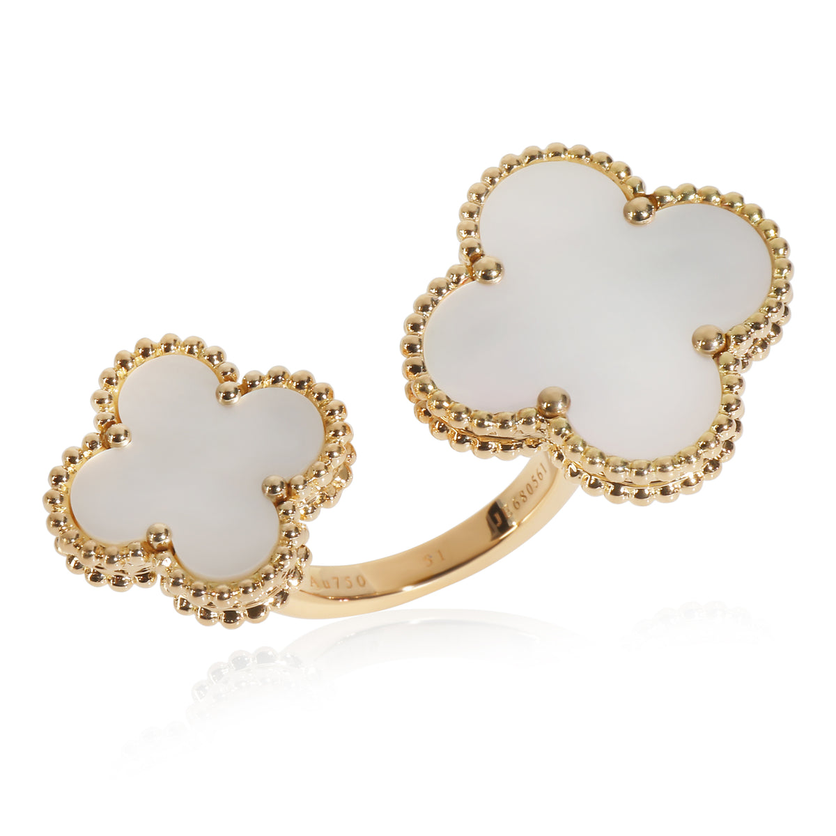 Yellow Gold Mother Of Pearl Magic Alhambra Between The Finger