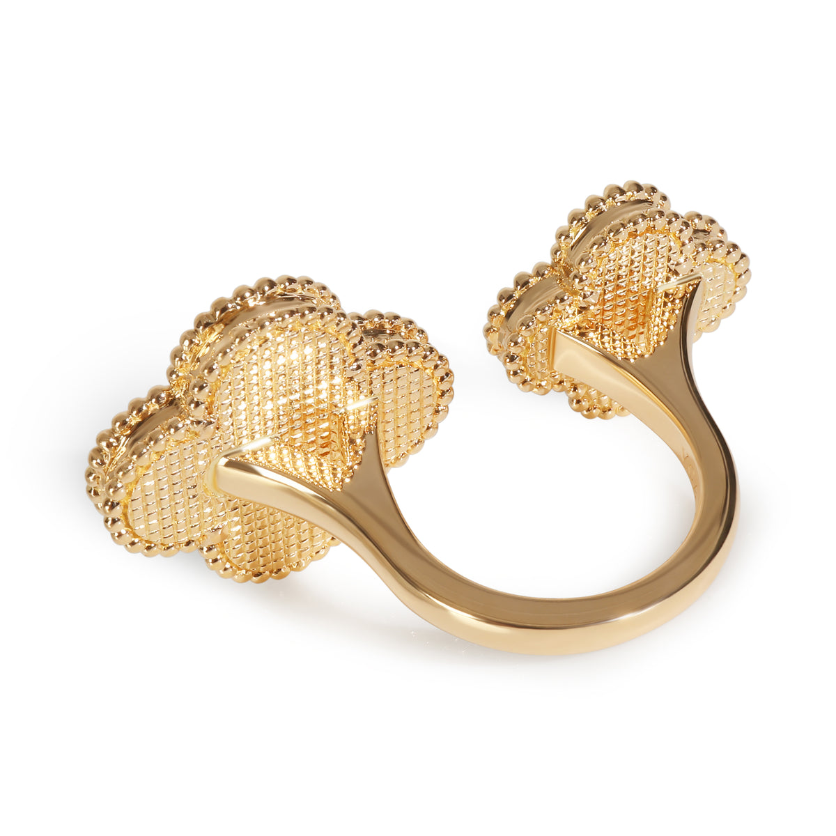 Yellow Gold Mother Of Pearl Magic Alhambra Between The Finger