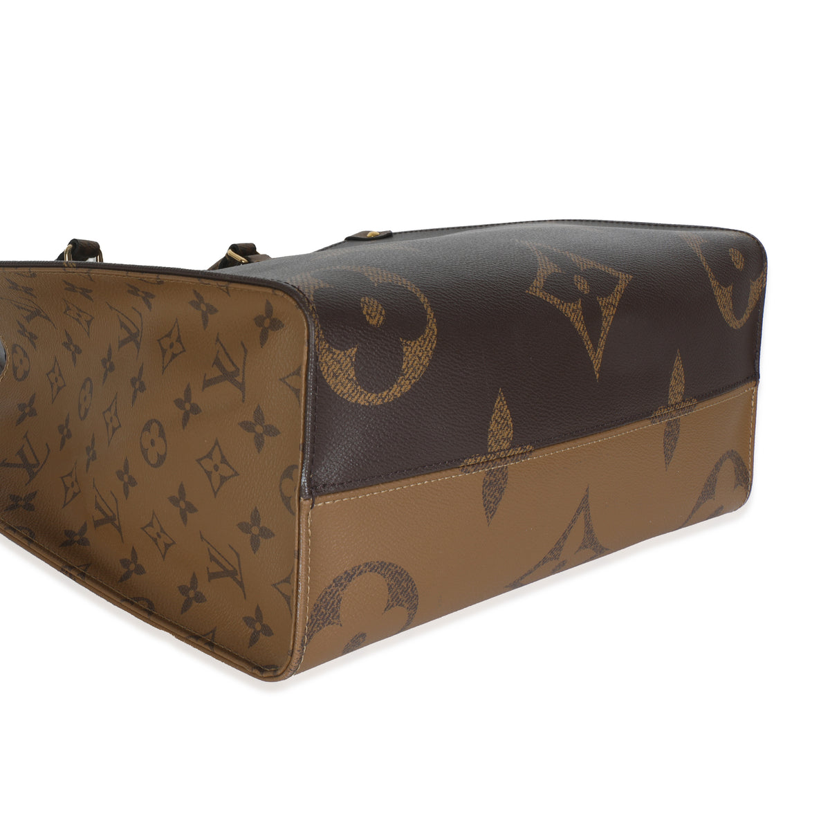 Louis Vuitton Reverse Monogram Canvas Giant Onthego MM Handbag clasp