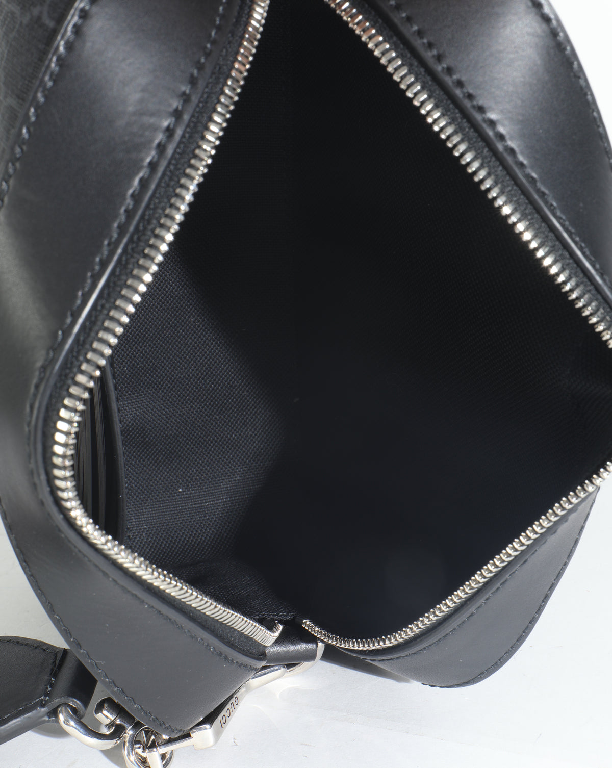 Black GG Supreme Canvas Web Camera Bag