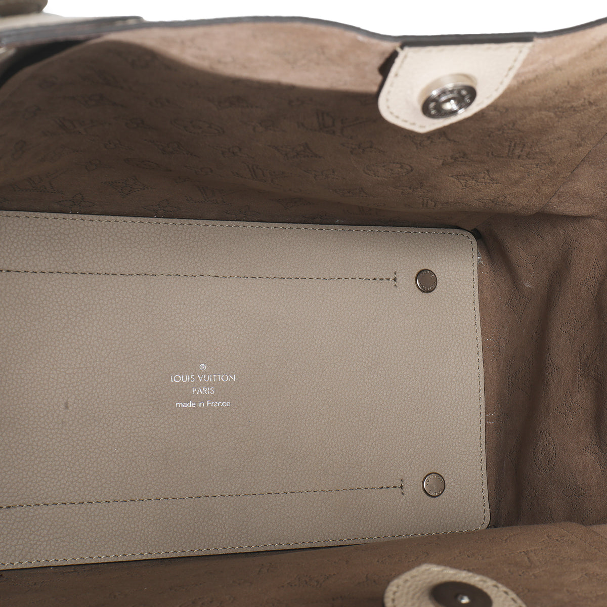 Louis Vuitton Galet Monogram Mahina Hina MM Handbag av