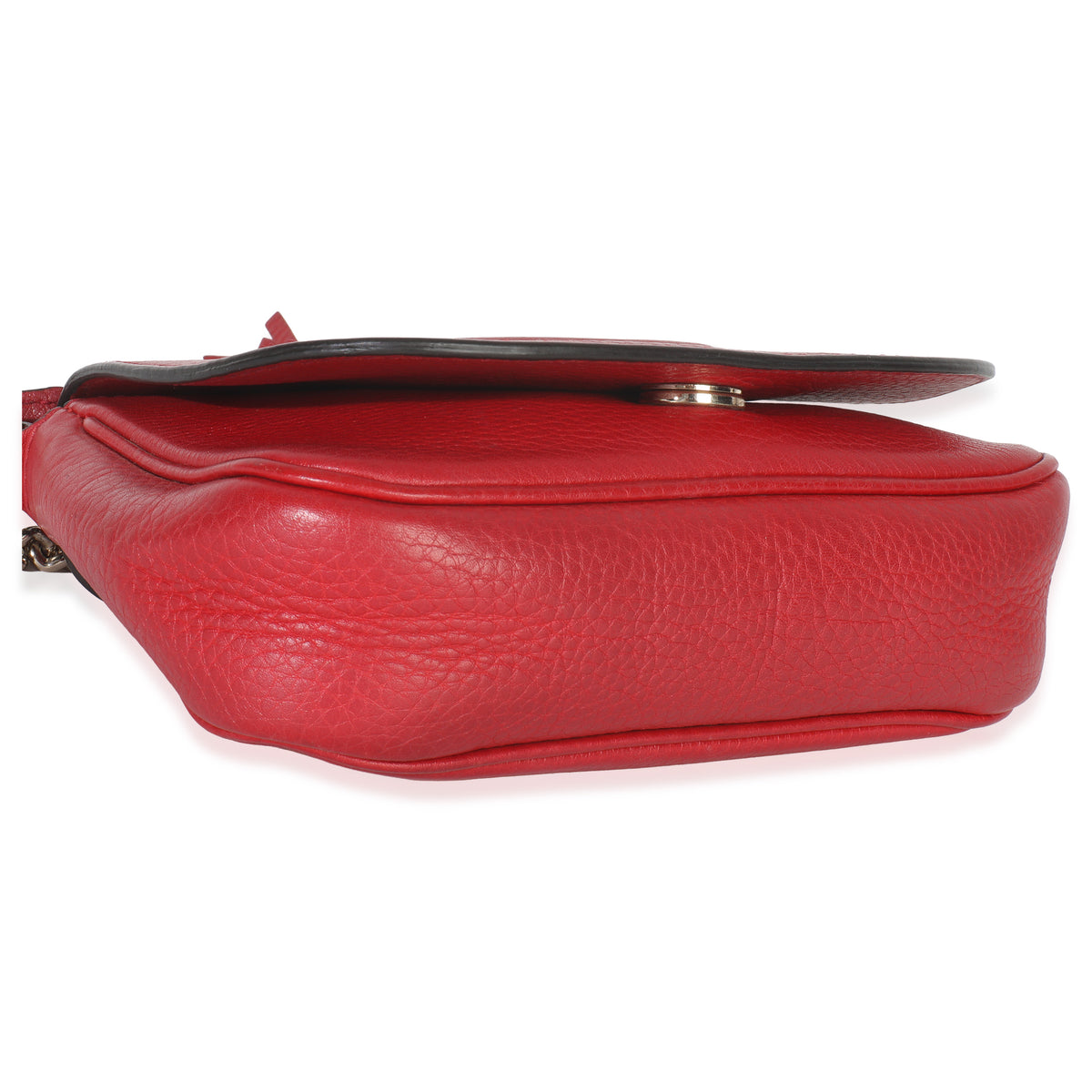 Gucci Red Pebbled Calfskin Interlocking G Small Soho Flap Bag Handbag clasp