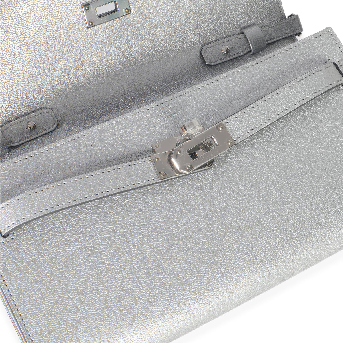 Argent Metallic Chevre Chamkilight Kelly Wallet To Go PHW