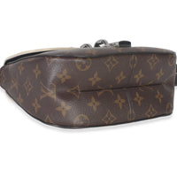 Louis Vuitton Black Monogram Canvas Chain It PM Handbag clasp