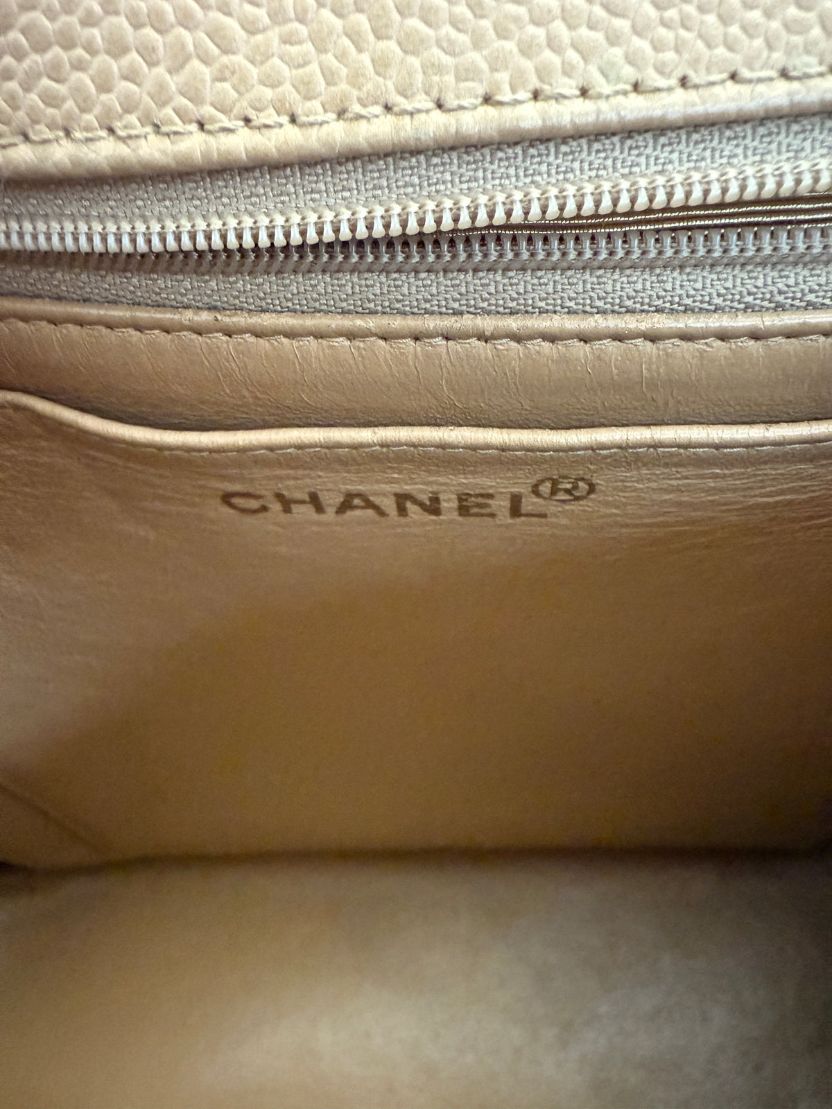 Chanel Vintage 24K Beige Quilted Caviar CC Shoulder Handbag Handbag ad3