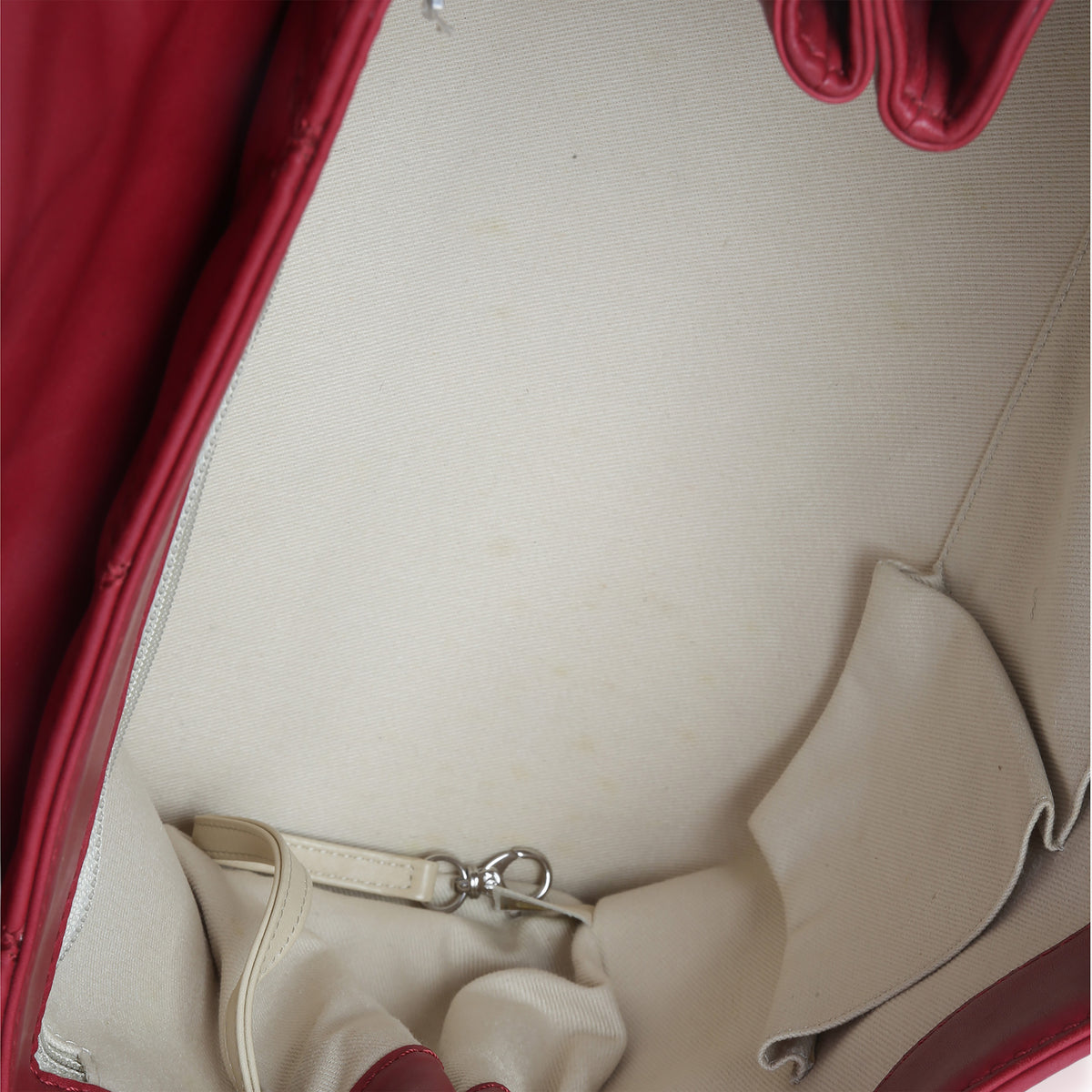 Chanel Red Quilted Lambskin Hampton Large Flap Bag Handbag av