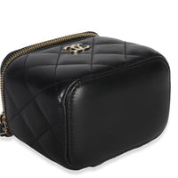 Chanel Black Quilted Lambskin Camellia Bow Chain Mini Vanity Case Handbag clasp