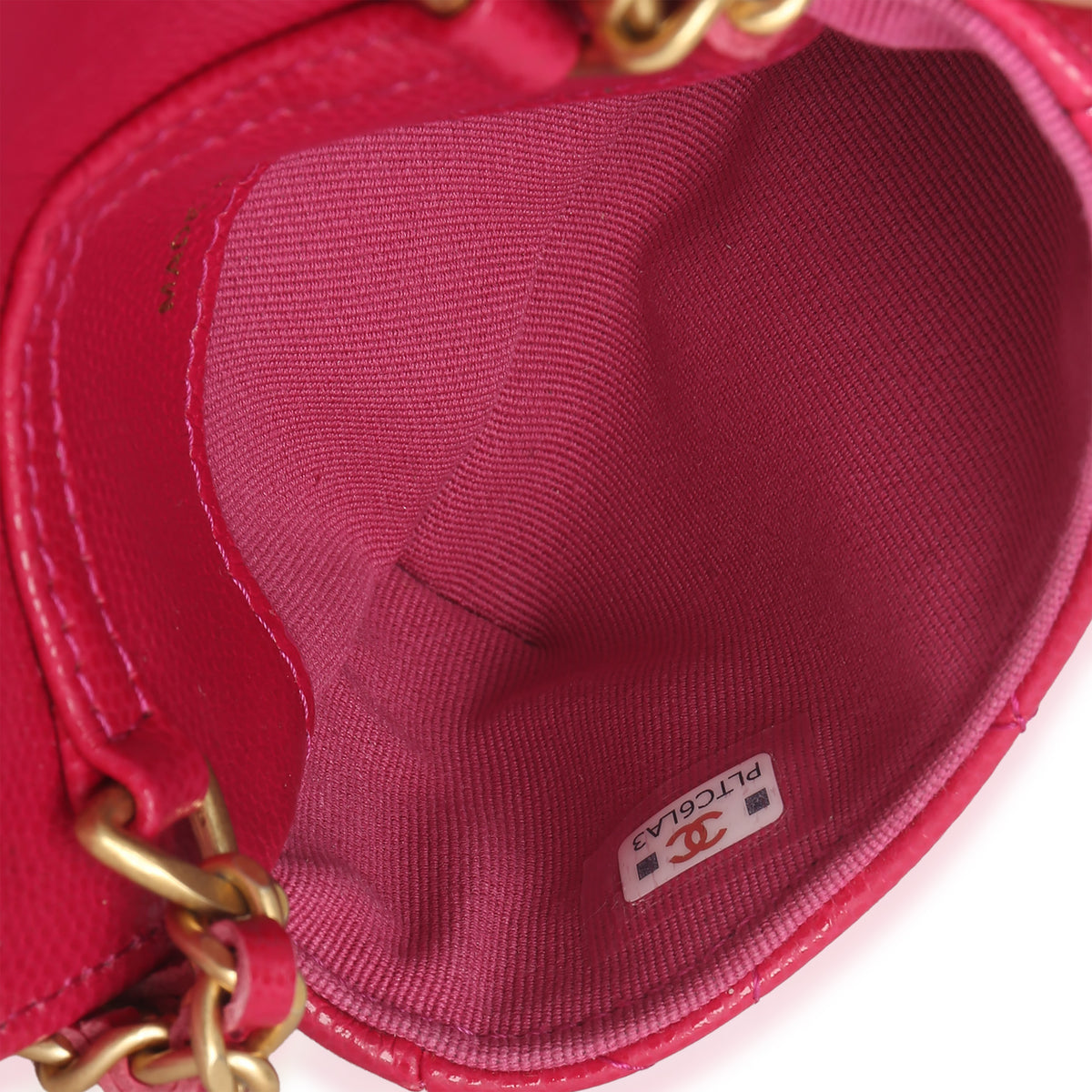 Chanel Pink Quilted Caviar Twist Your Buttons Belt Bag Handbag av
