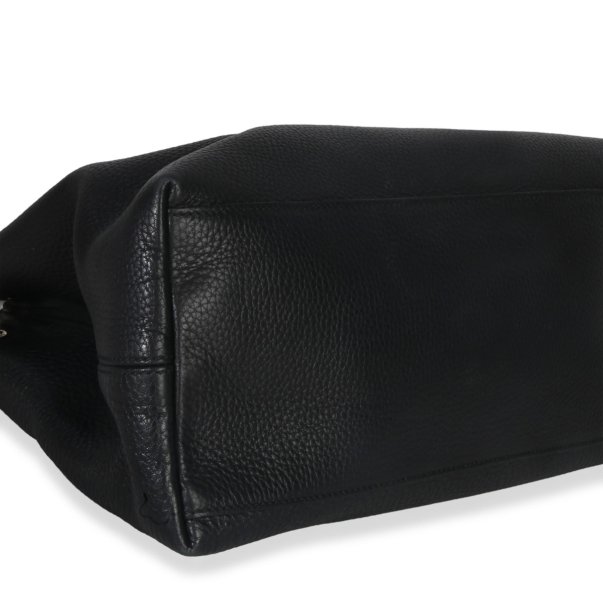 Gucci Black Pebbled Calfskin Medium Soho Chain Shoulder Bag Handbag clasp