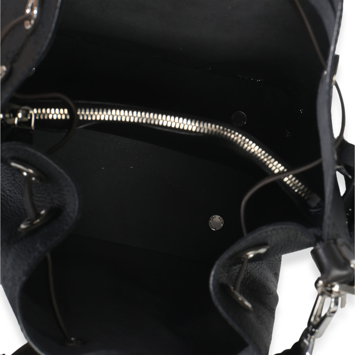 Louis Vuitton Black Monogram Mahina Muria Handbag av
