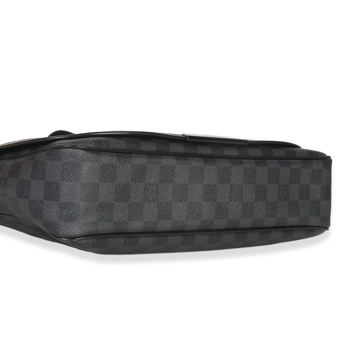 Louis Vuitton Damier Graphite Daniel Messenger MM Handbag clasp