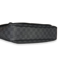 Louis Vuitton Damier Graphite Daniel Messenger MM Handbag clasp