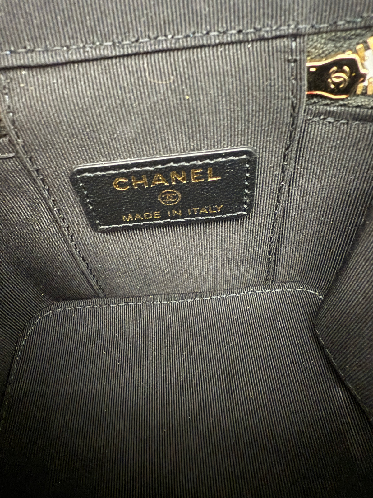 Chanel Black Quilted Lambskin Camellia Bow Chain Mini Vanity Case Handbag ad3