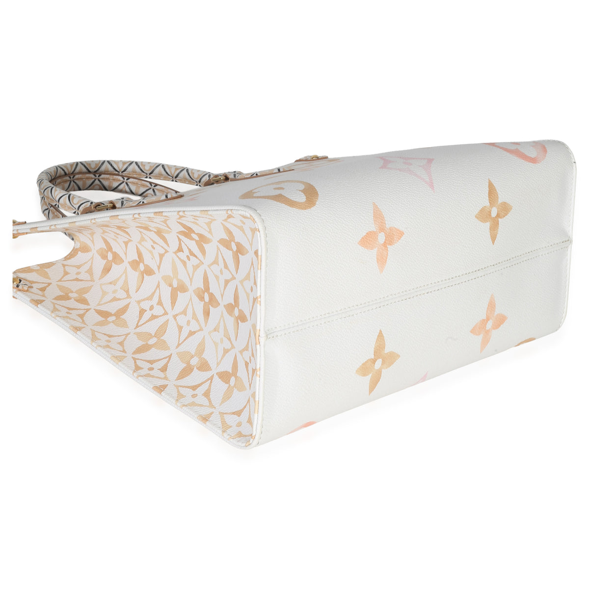 Louis Vuitton Monogram Giant By The Pool 2.0 Onthego MM Handbag clasp