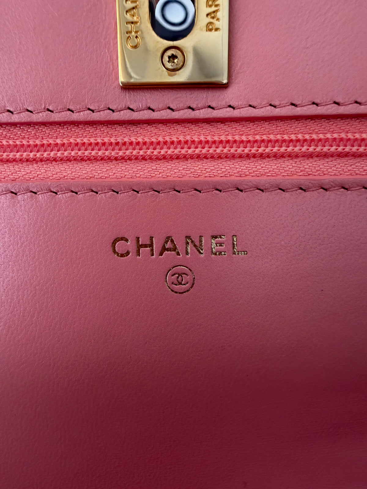 Chanel Iridescent Pink Quilted Lambskin CC Wallet On Chain Handbag
