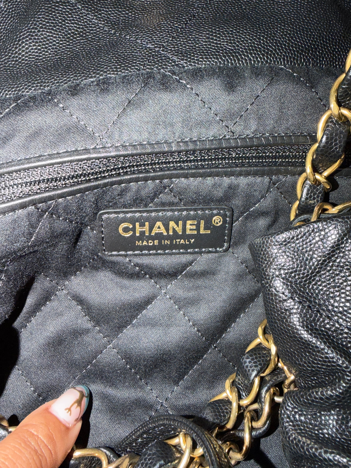 Chanel So Black Quilted Caviar  22 Hobo Handbag Handbag ad3