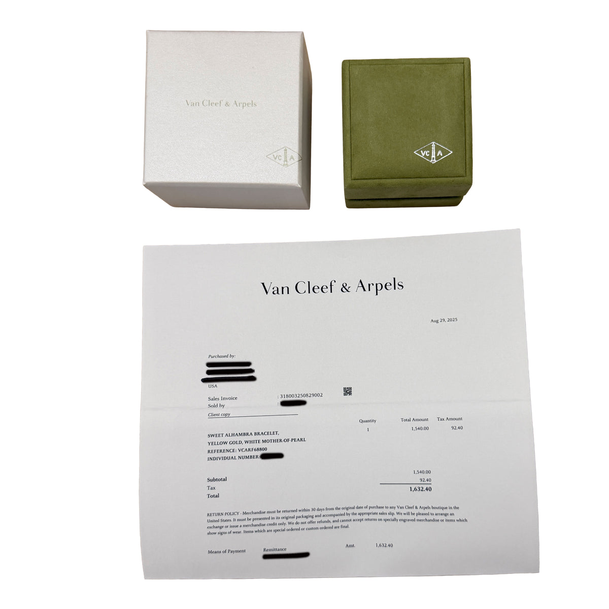 Van Cleef & Arpels Yellow Gold Mother Of Pearl Sweet Alhambra Bracelet box