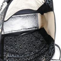 Chanel Black and Beige Coated Canvas and Leather Camellia & CC Print Shopper Tot Handbag av