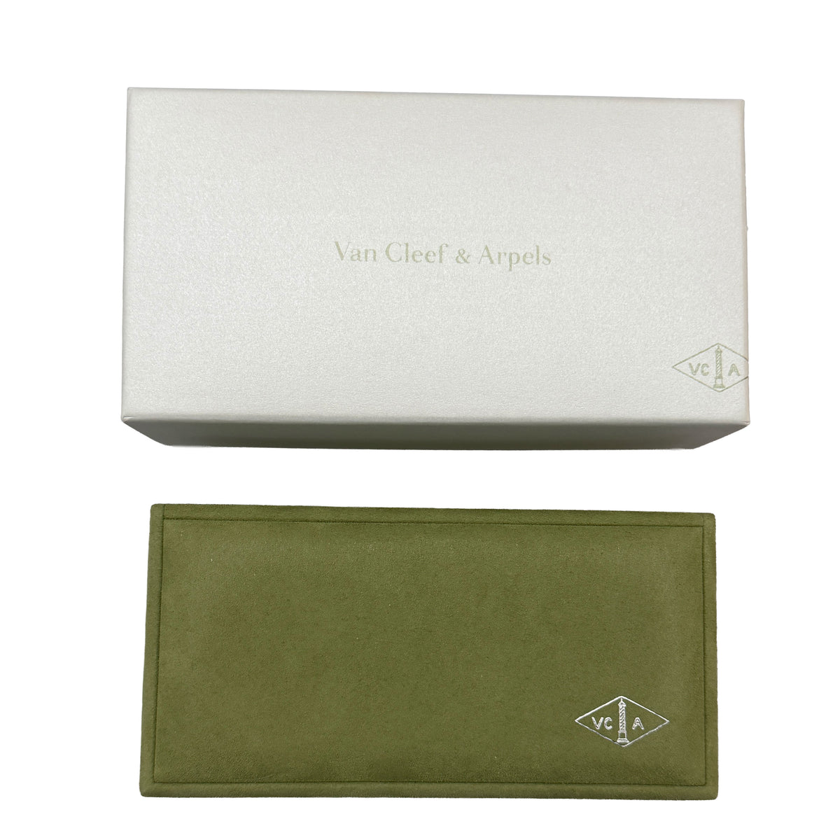 Van Cleef & Arpels Yellow Gold Malachite Vintage Alhambra Bracelet box