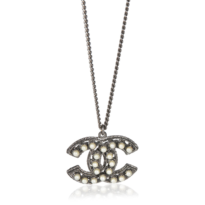 Chanel 2014 Faux Pearl CC Pendant fv