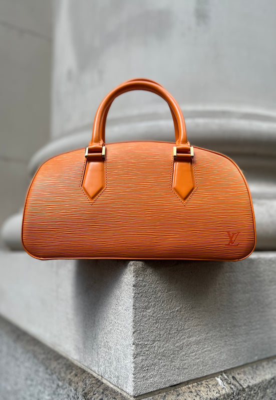 The perfect gift for the #louisvuitton lover for under $500!