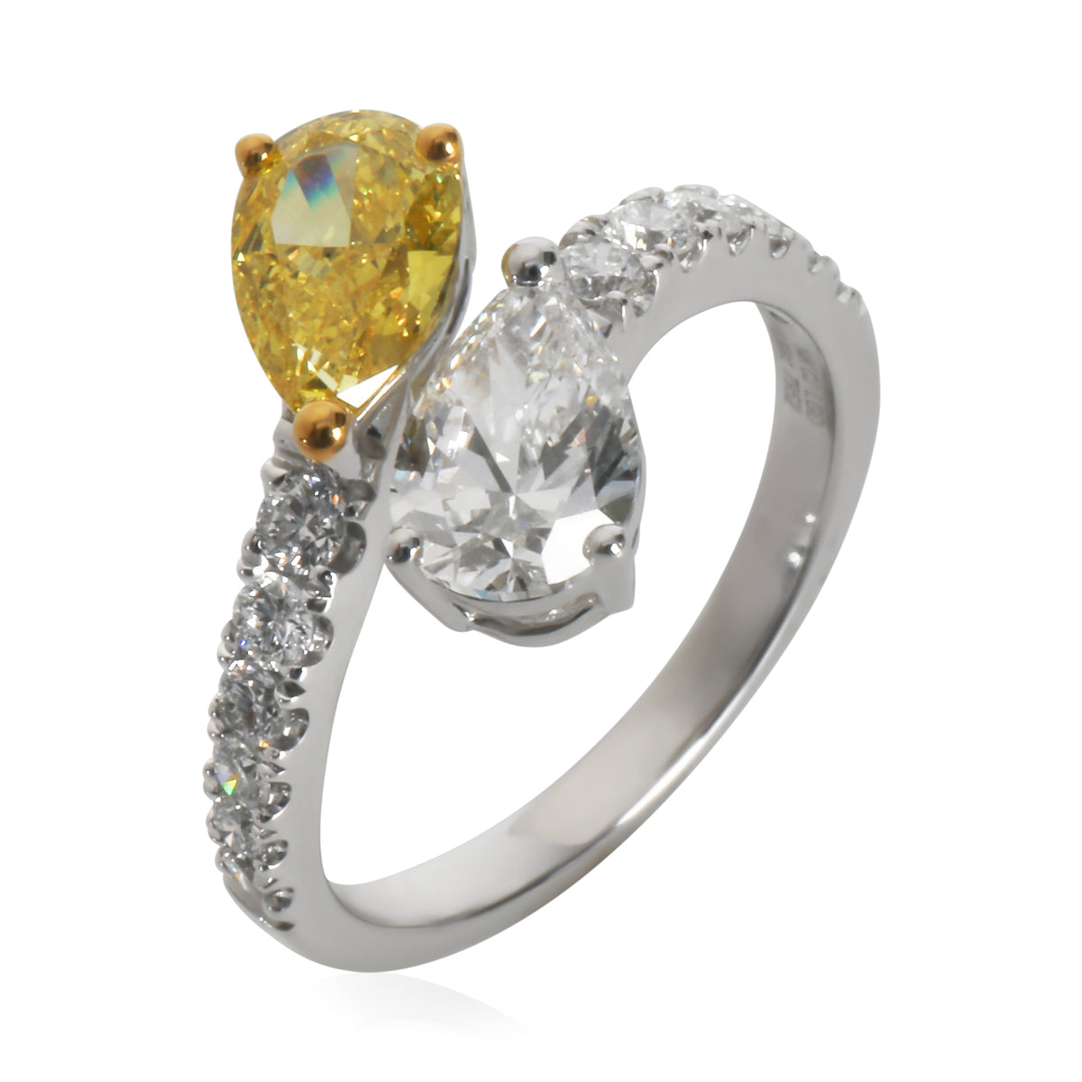 myGemma 2.5 ctw White Gold & Yellow Gold Lab Grown Diamond Ring bv