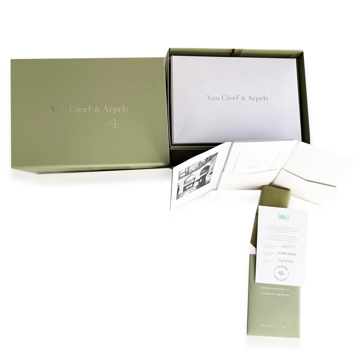 Van Cleef & Arpels Rose Gold  Vintage Alhambra Pendant box