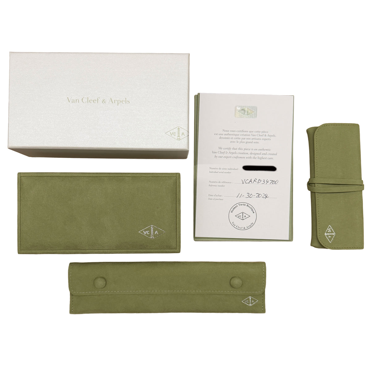 Van Cleef & Arpels White Gold Chalcedony Vintage Alhambra Bracelet box