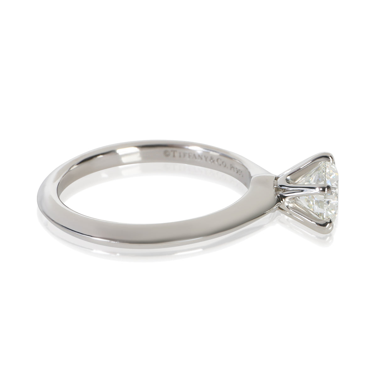 Tiffany & Co. 0.92 ct Round Brilliant Diamond Engagement Ring 2