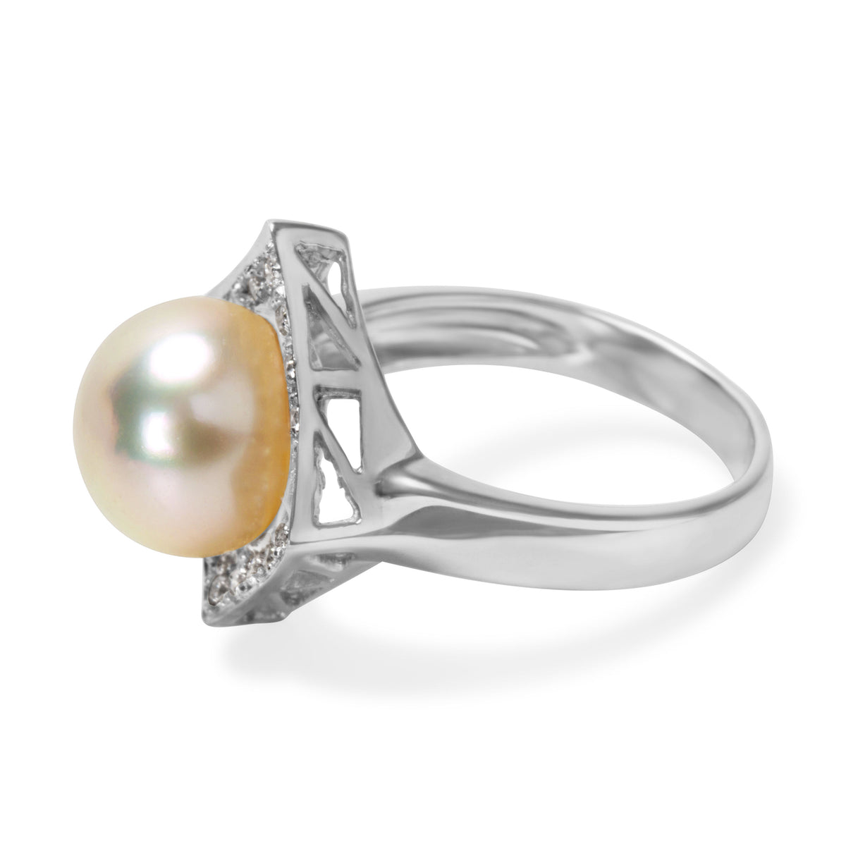 Pearl & Diamond Cocktail Ring in 18K White Gold (0.25 CTW)