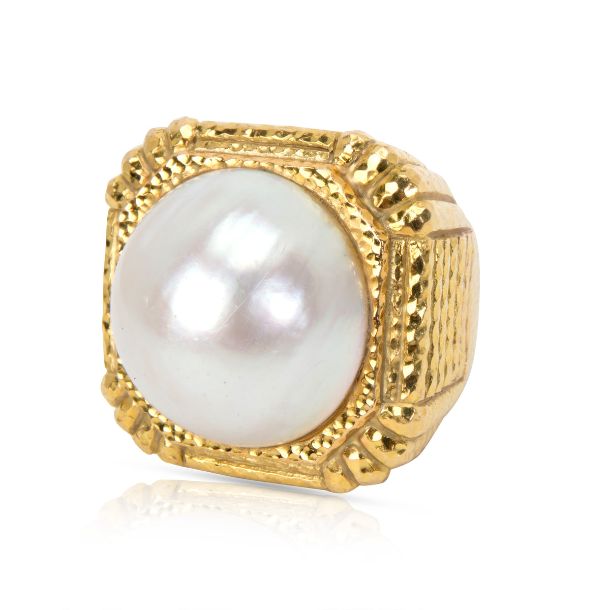 David Webb Mabe Pearl Square Hammered Gold Ring in 18K Yellow Gold