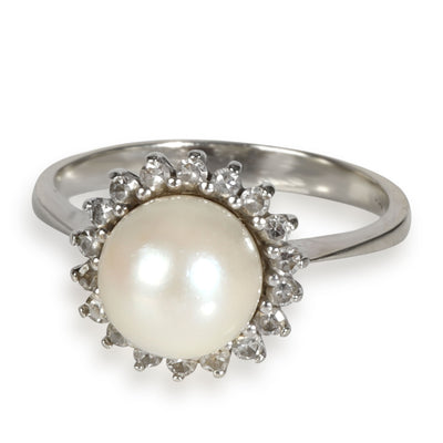 Pearl Diamond Halo Ring in 18K White Gold 0.2 CTW