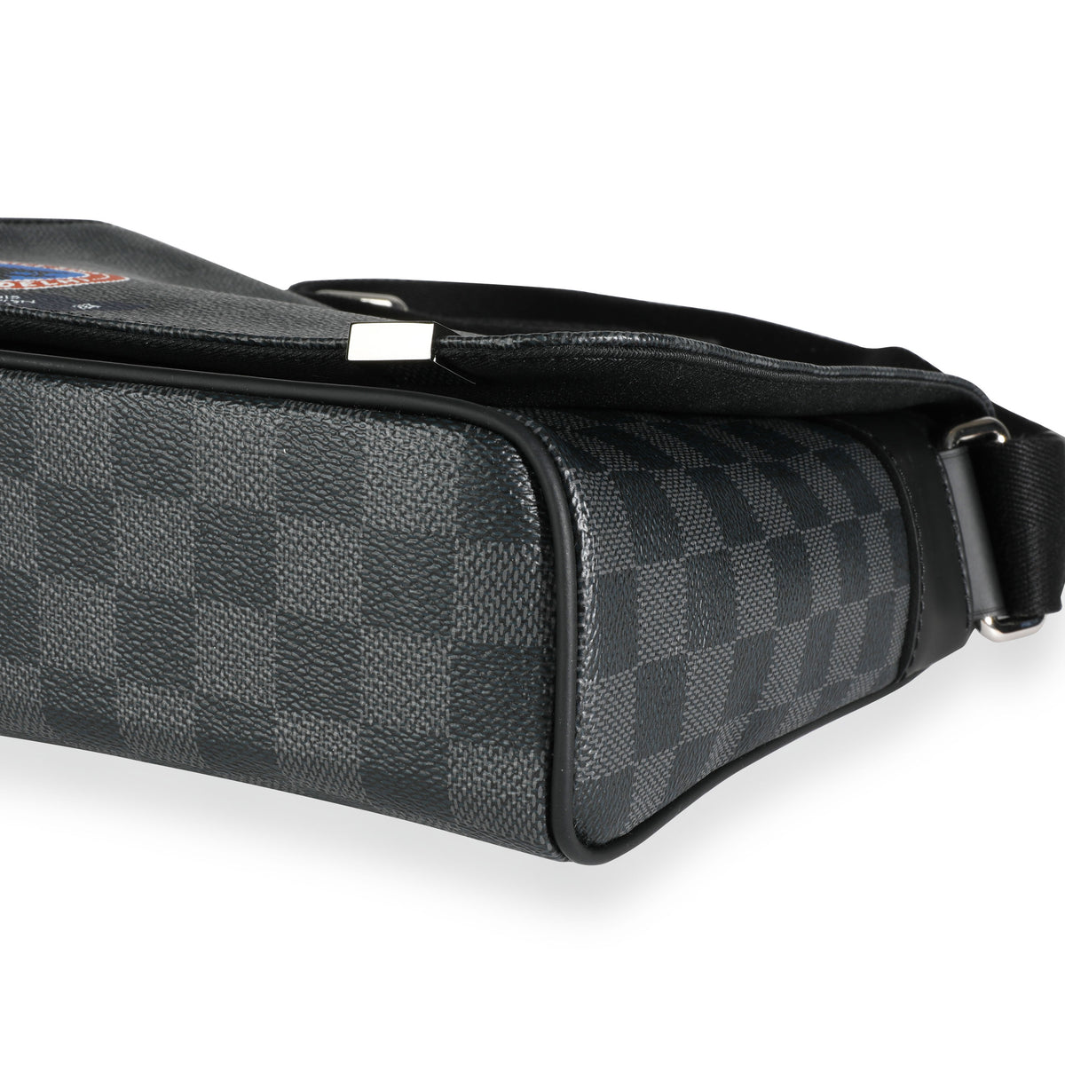 Louis Vuitton Damier Graphite District GM N41271 Shoulder Bag #11347