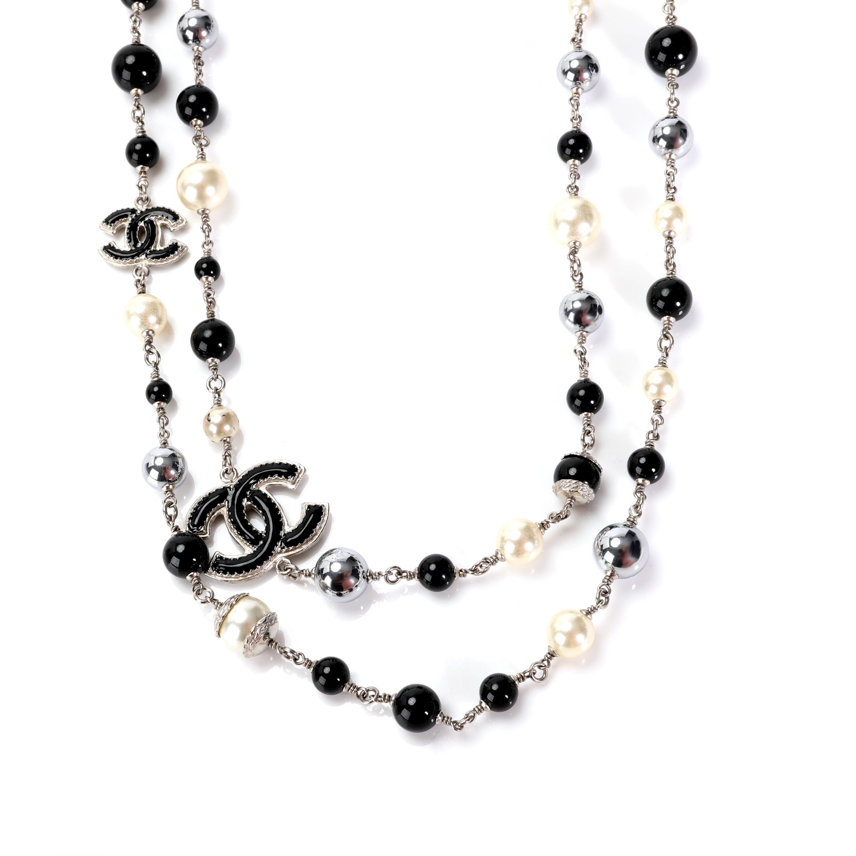 Black and white pearl chanel necklace Clearance