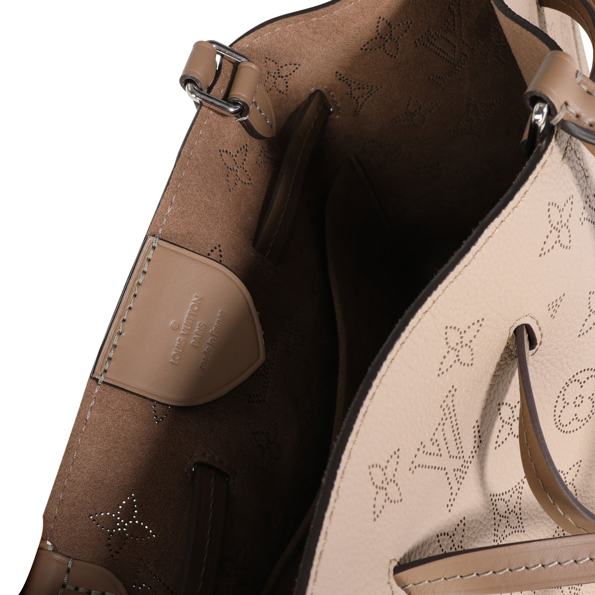 Louis Vuitton, Bags, Like New Rare Gorgeous Mahina Leather Louis Vuitton  Hobo