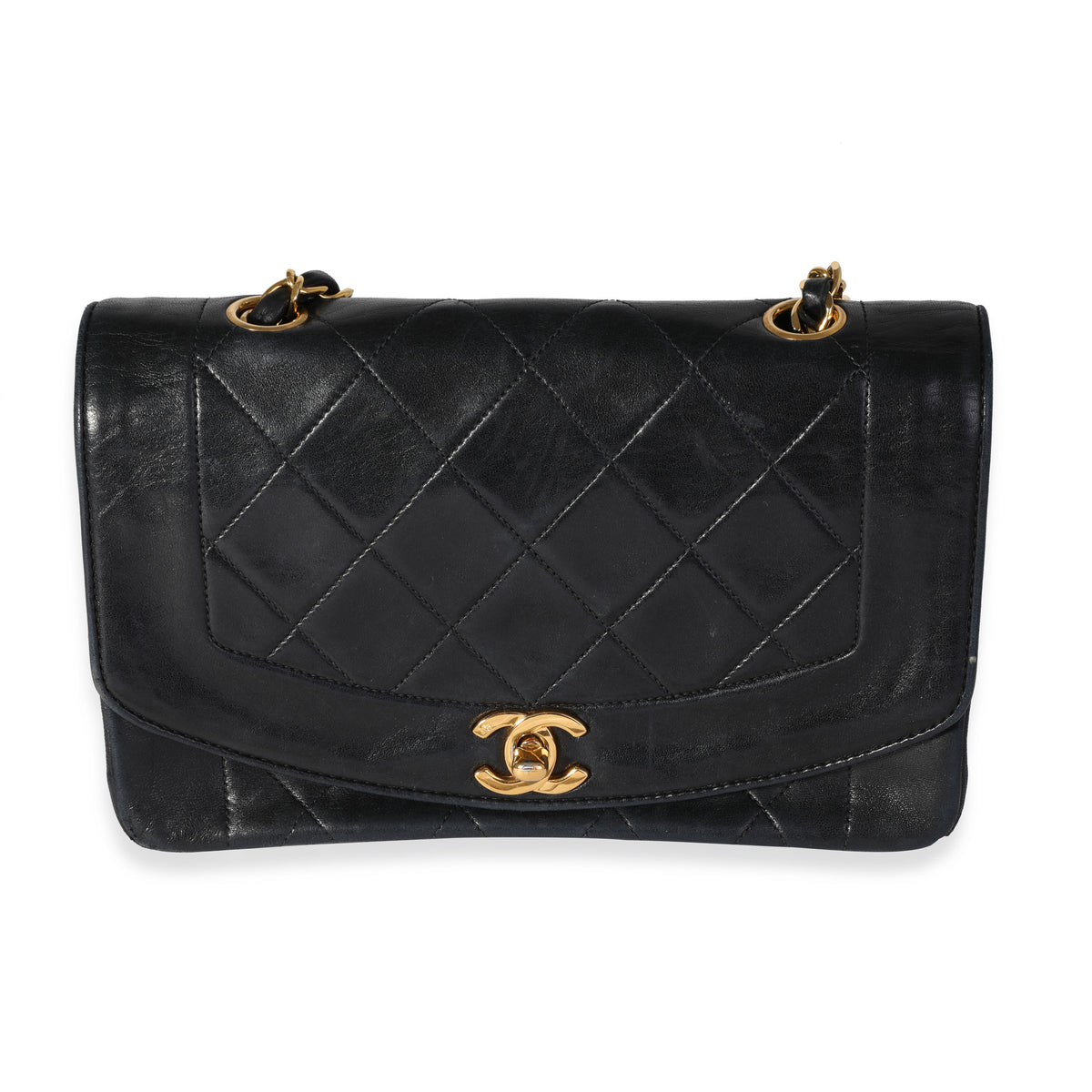 What's In My Chanel Vintage Diana Medium Flap Bag ~ Review and